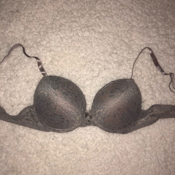 Bras - Picture 6 of 7